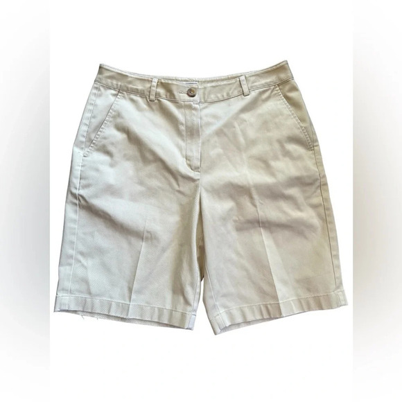 L.L. Bean Pants - Vintage L.L Bean women’s kaki shorts